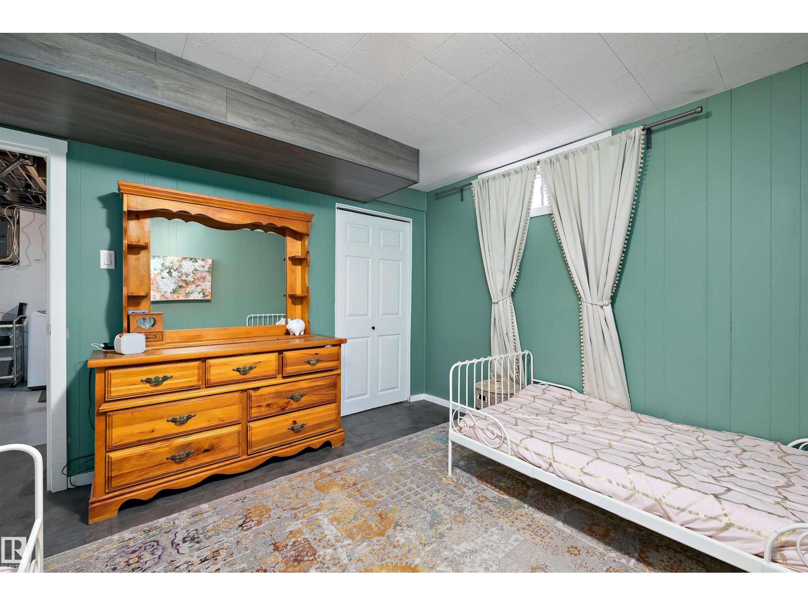 Single Family House Bungalow for Sale in  BEACON CR St. Albert 