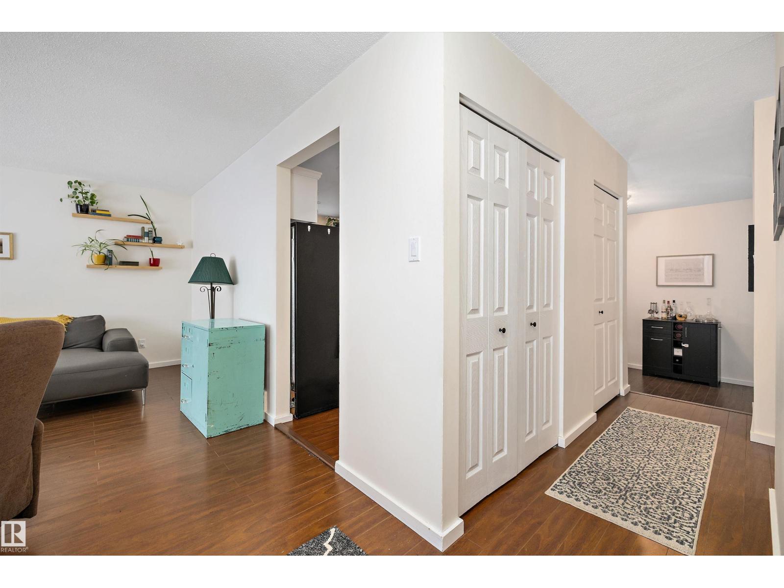 Single Family House Bungalow for Sale in  BEACON CR St. Albert 