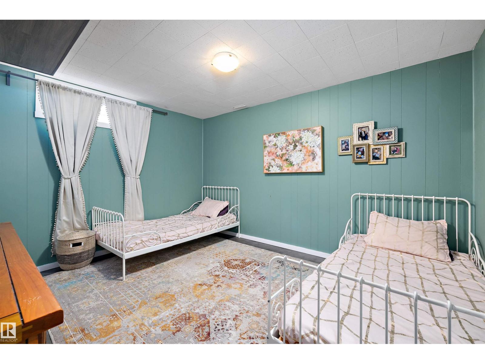 Single Family House Bungalow for Sale in  BEACON CR St. Albert 