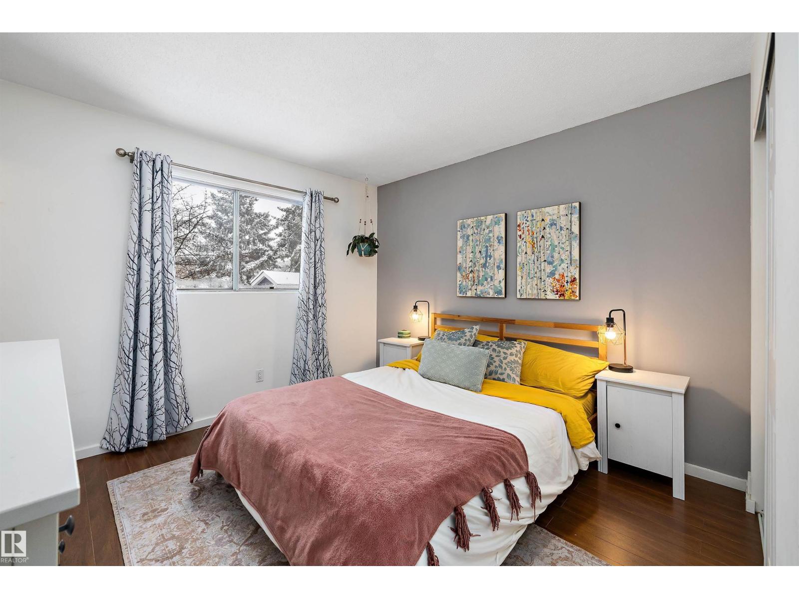 Single Family House Bungalow for Sale in  BEACON CR St. Albert 