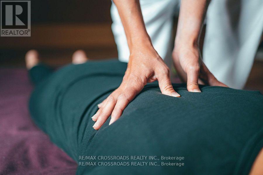 1716 QUEEN ST STREET E - Photo 3 of 5, Toronto (The Beaches), Ontario