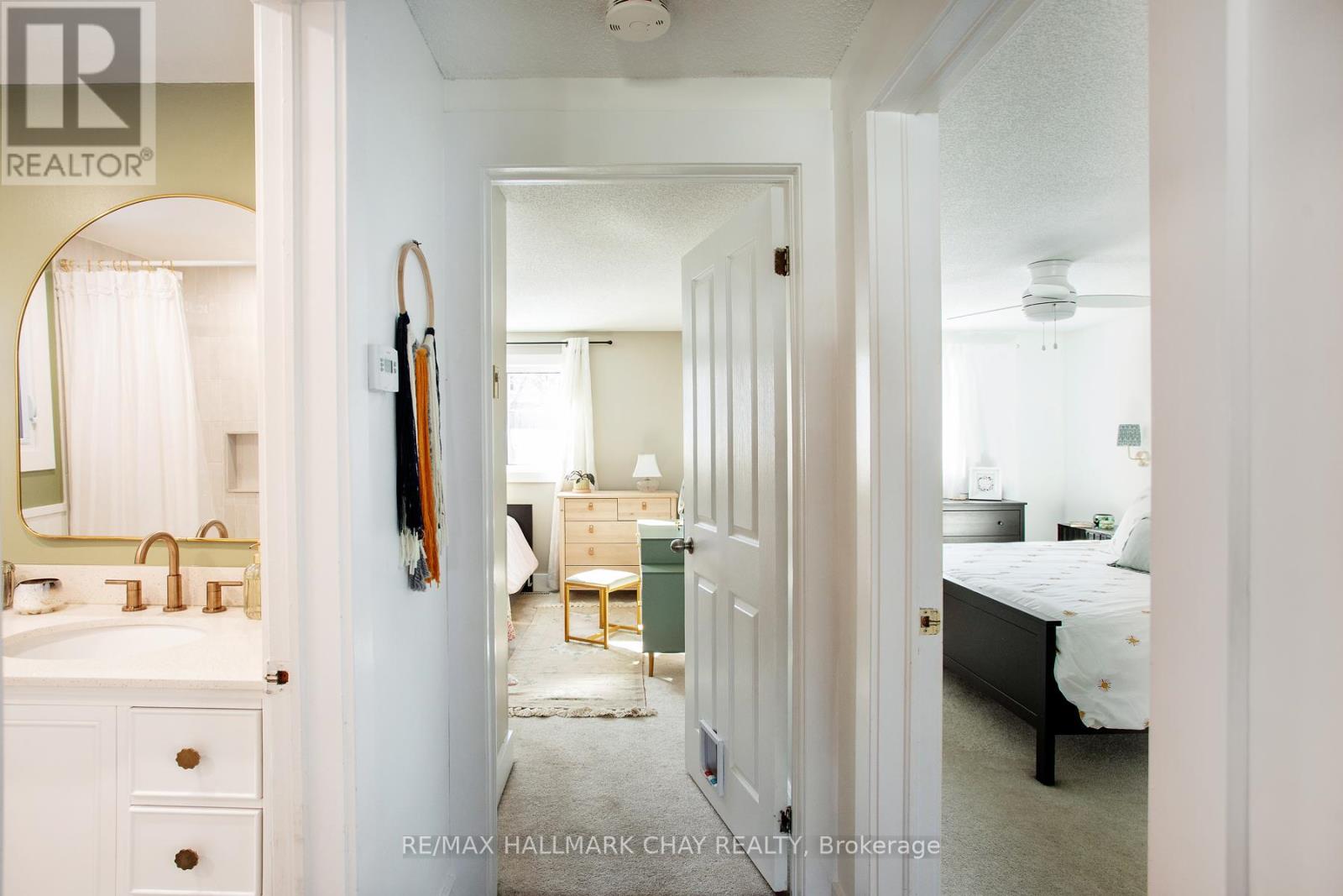 Single Family House Bungalow for Sale in  GEDDES CRESCENT Barrie (Northwest) 