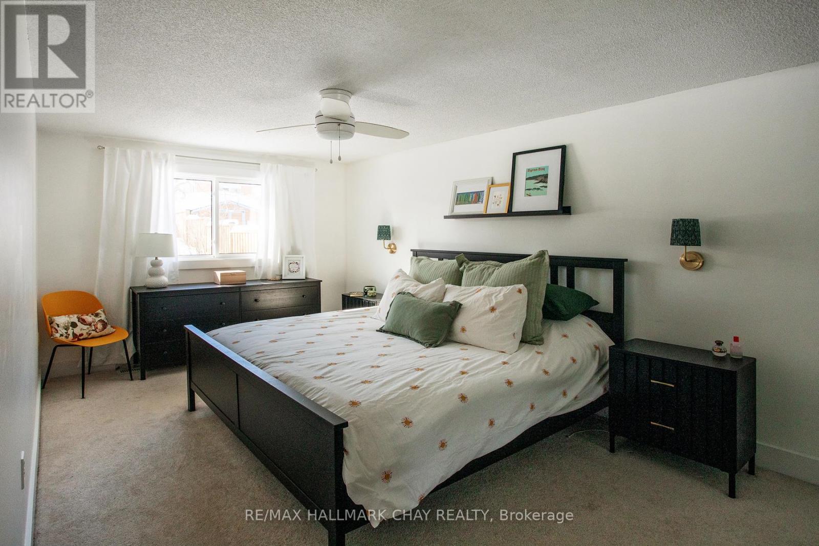 Single Family House Bungalow for Sale in  GEDDES CRESCENT Barrie (Northwest) 