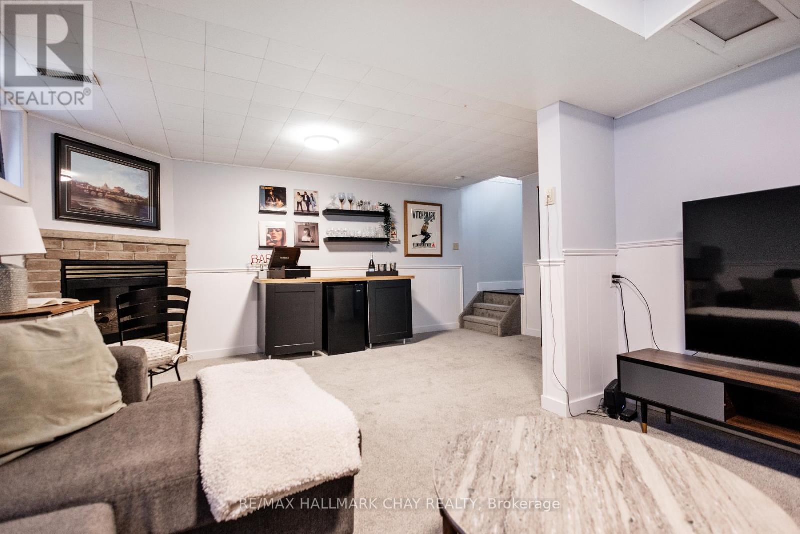 Single Family House Bungalow for Sale in  GEDDES CRESCENT Barrie (Northwest) 