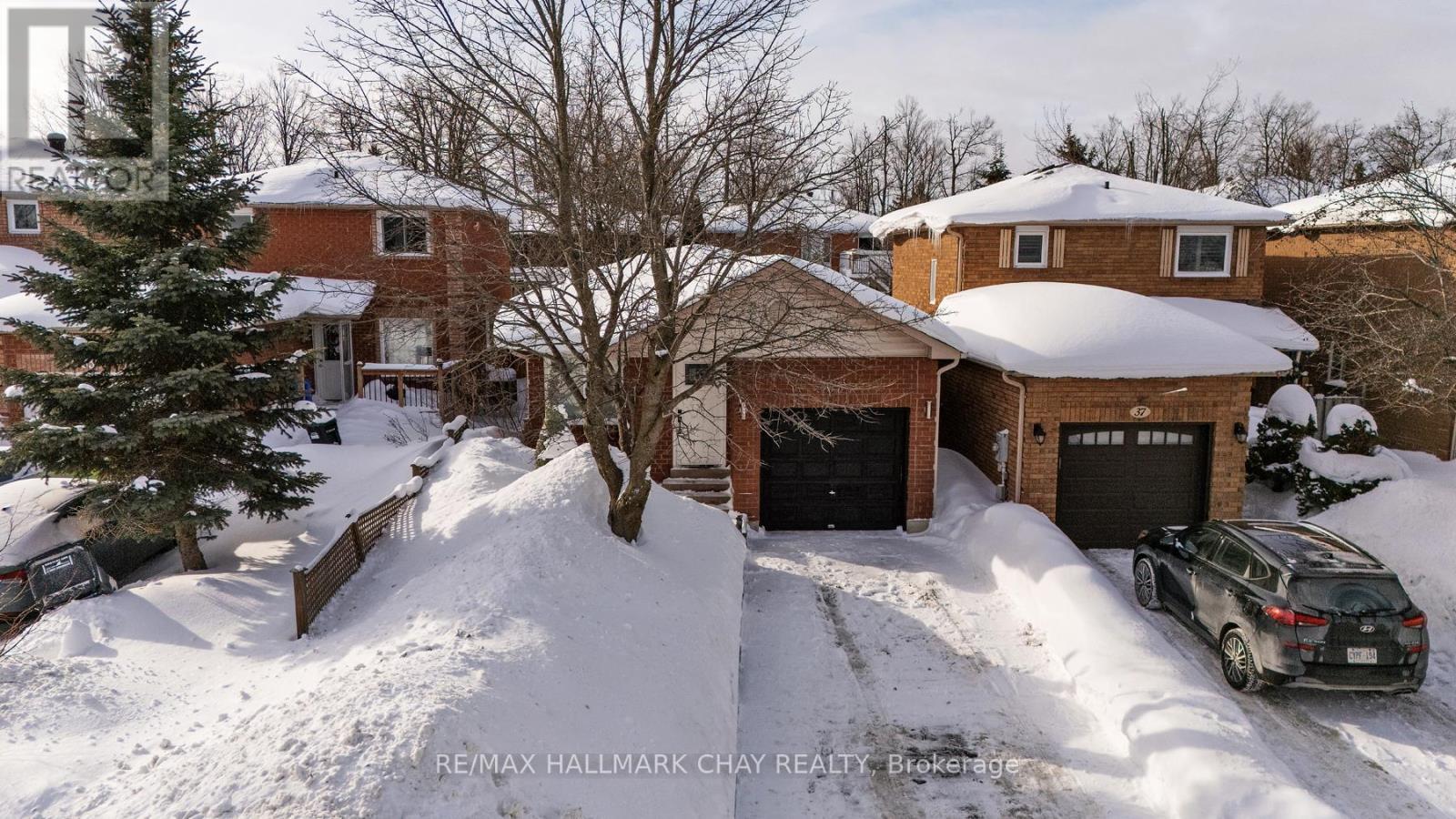 Single Family House Bungalow for Sale in  GEDDES CRESCENT Barrie (Northwest) 