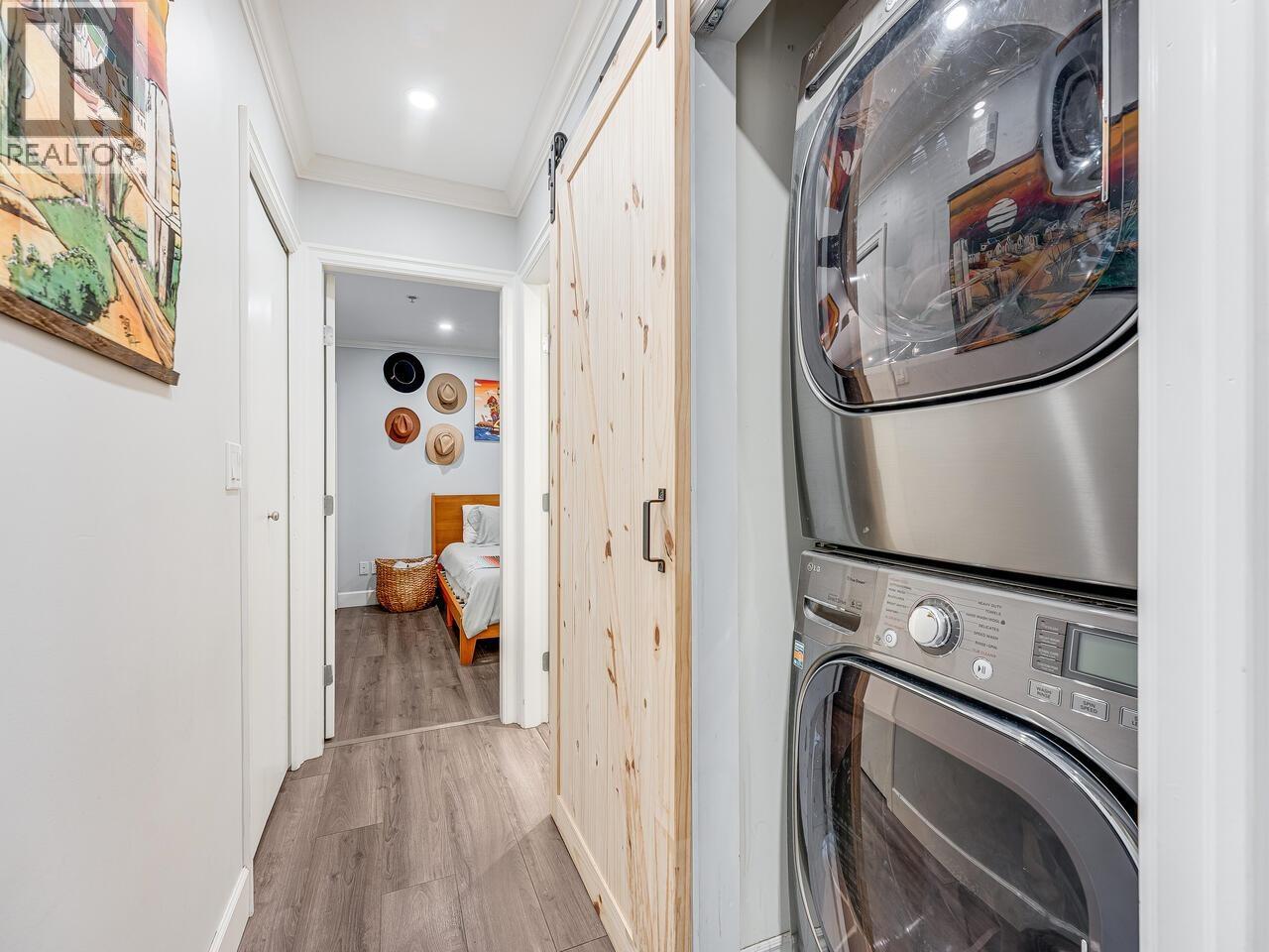 18 1073 LYNN VALLEY ROAD, North Vancouver