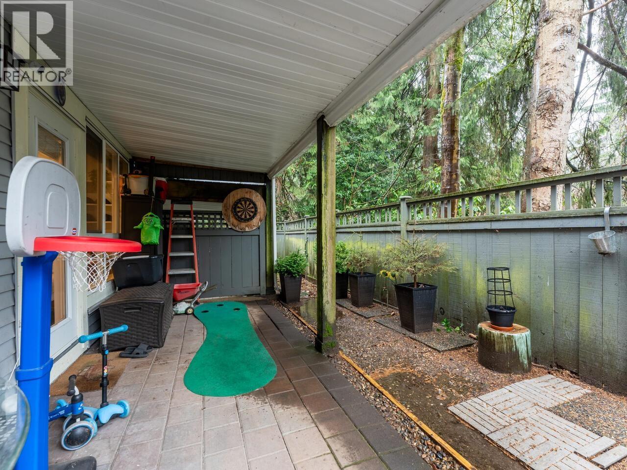 18 1073 LYNN VALLEY ROAD, North Vancouver