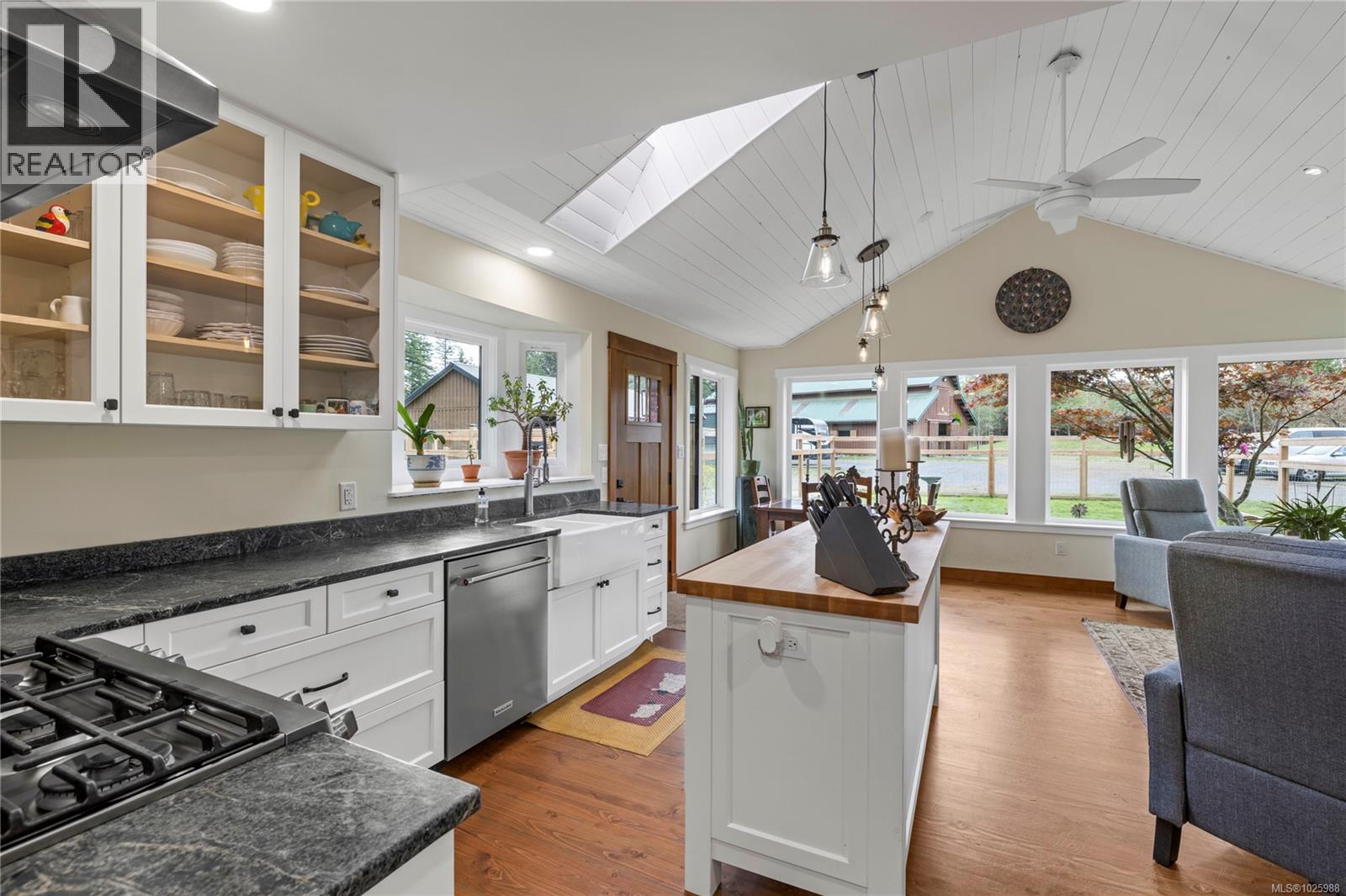 2040 Saddle Dr, Nanoose Bay