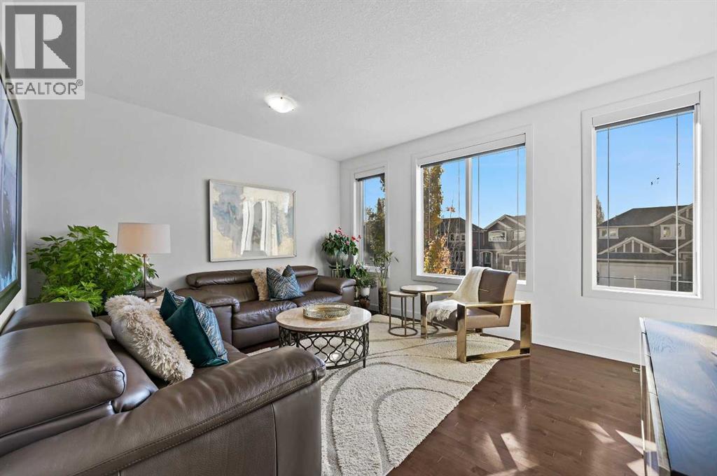 Single Family House for Sale in  Springbluff Boulevard SW Springbank Hill Calgary 