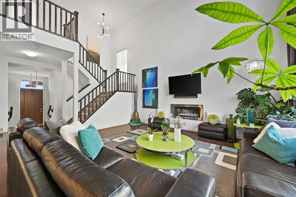 Single Family House for Sale in  Springbluff Boulevard SW Springbank Hill Calgary 