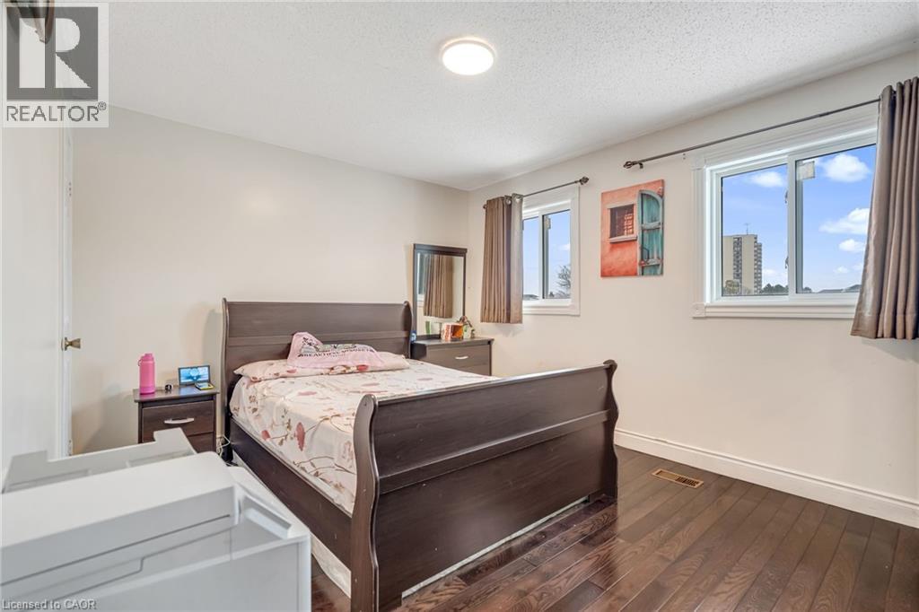 161 HAVELOCK DRIVE - 23