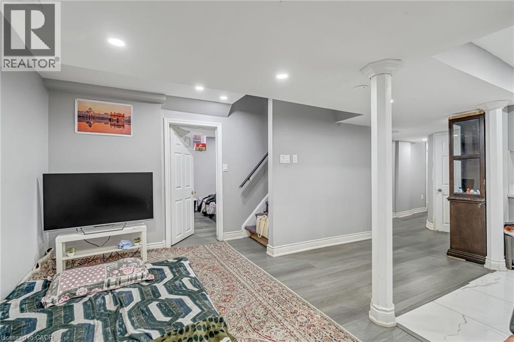 161 HAVELOCK DRIVE - 32