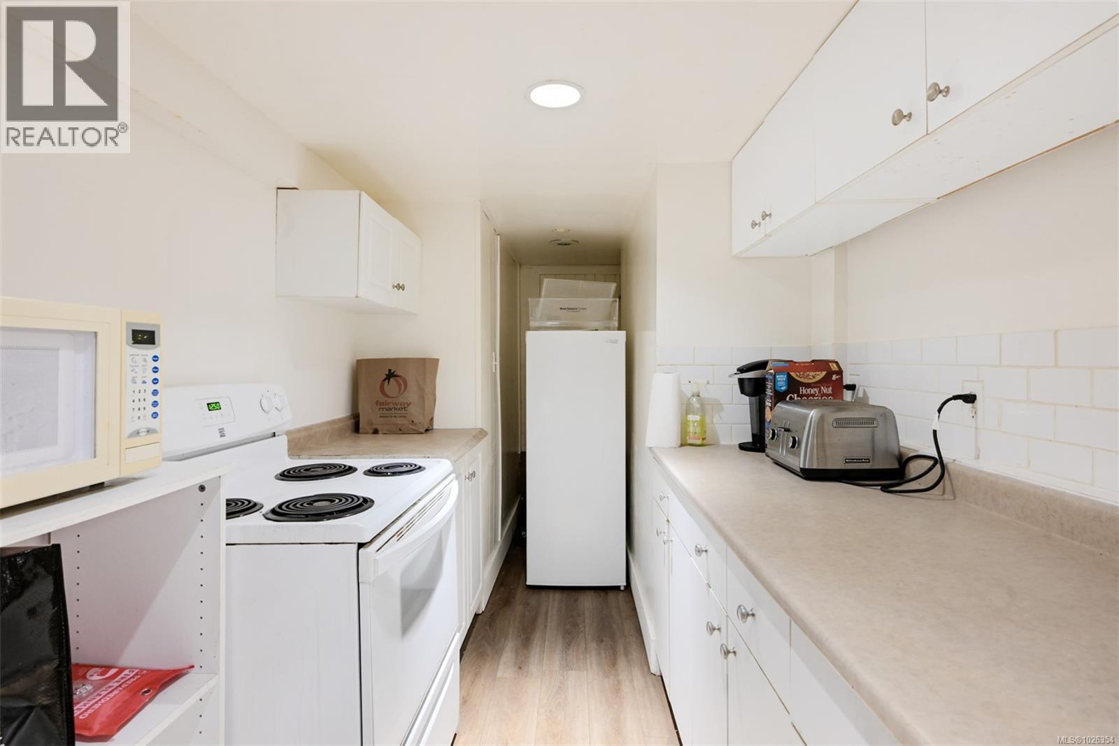  3312 Kingsley Street, Saanich