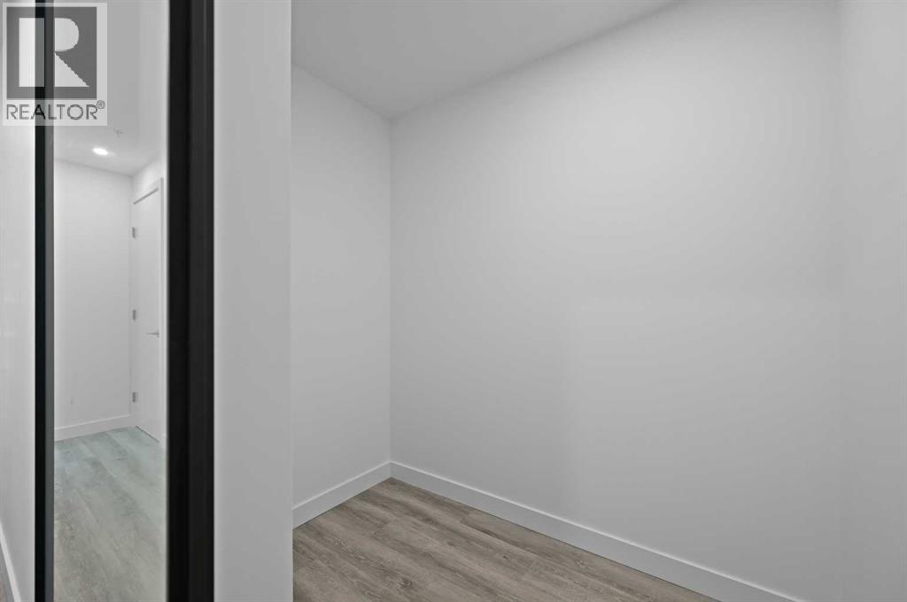 Single Family House for Sale in    Avenue SW Eau Claire Calgary 