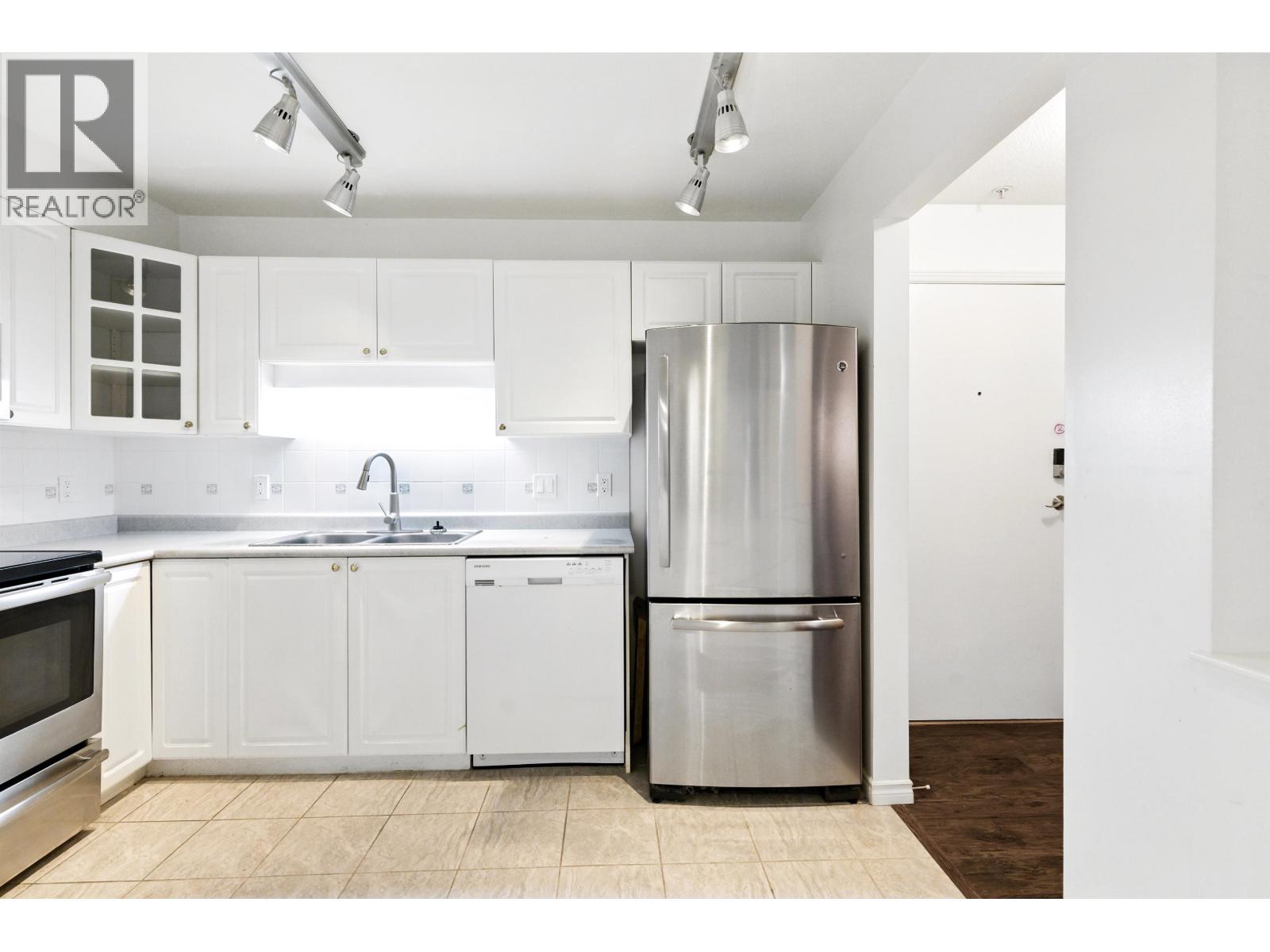 208 8100 JONES ROAD, Richmond