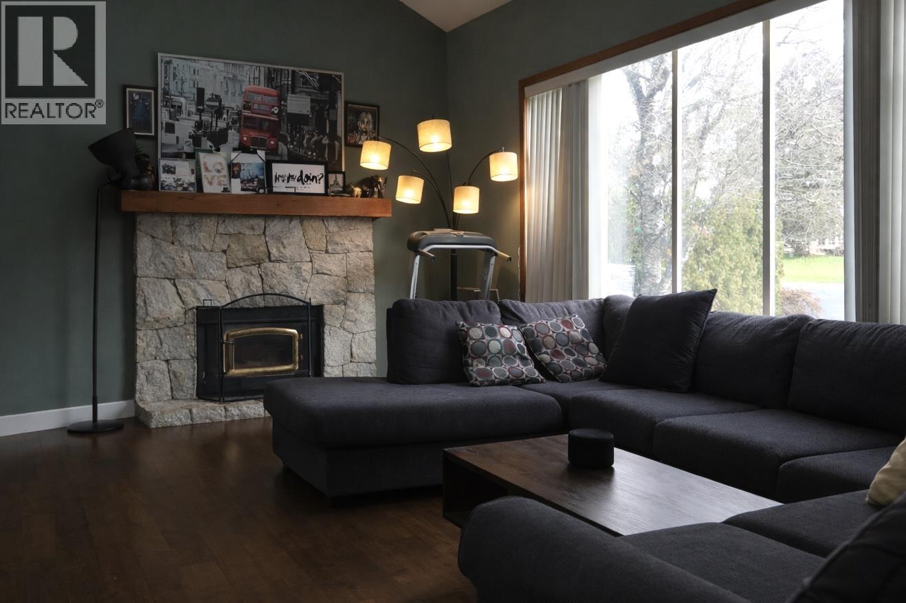 1009 CYPRESS PLACE - Photo 2 of 8, Squamish, British Columbia