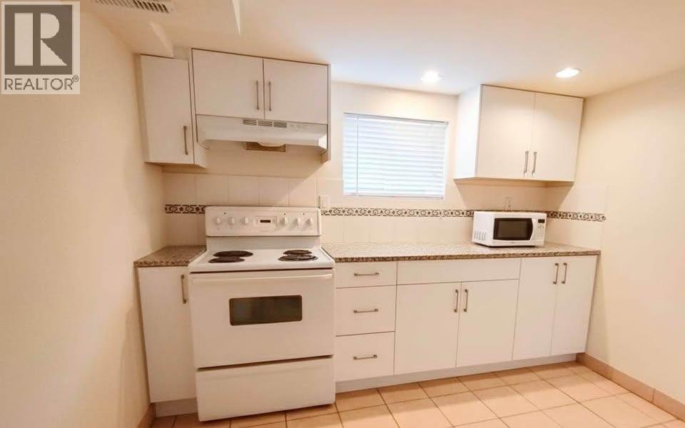 737 ROBINSON STREET, Coquitlam