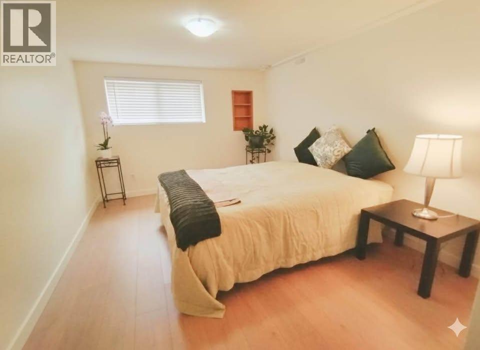 737 ROBINSON STREET, Coquitlam