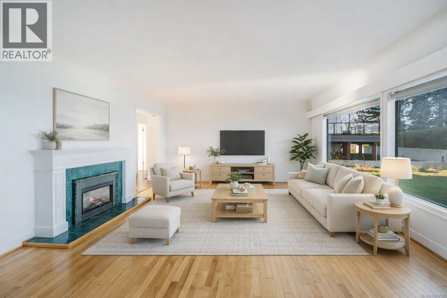 441 Memorial Ave, Qualicum Beach