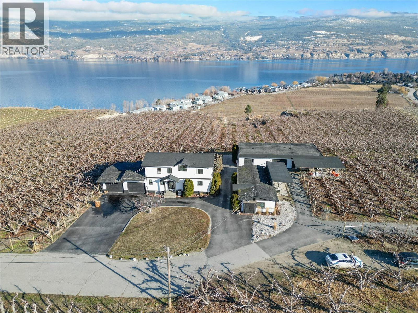 8211 Front Bench Road, Summerland