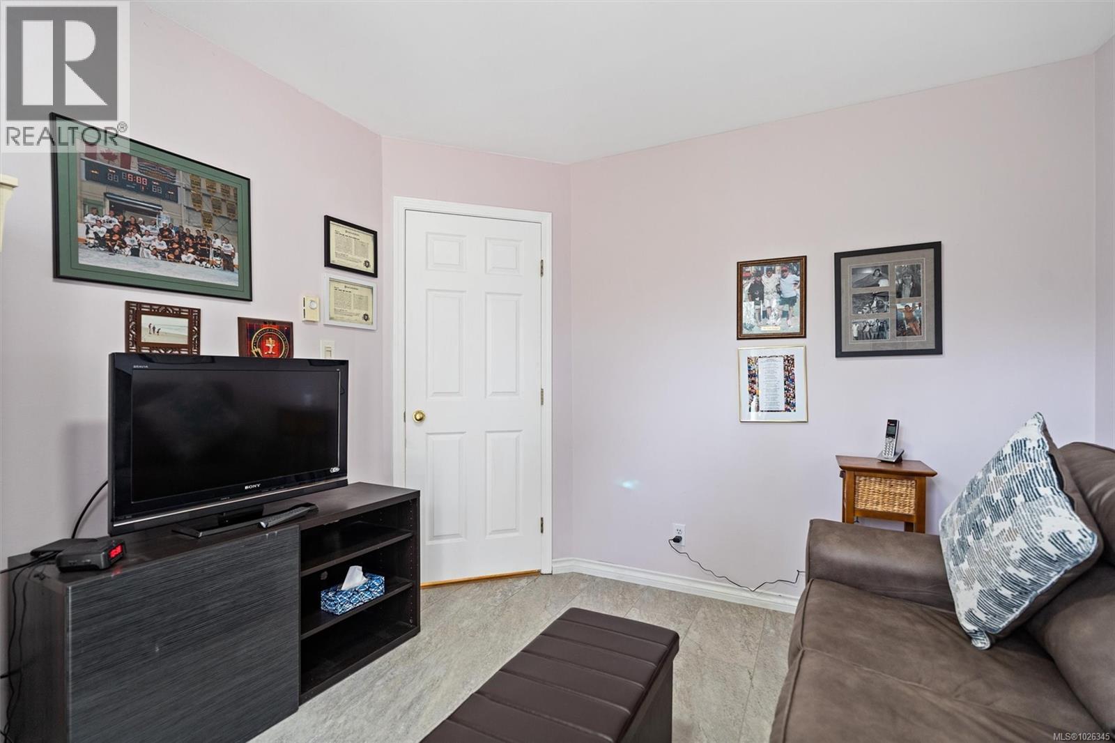 7 2715 Shelbourne Street, Victoria