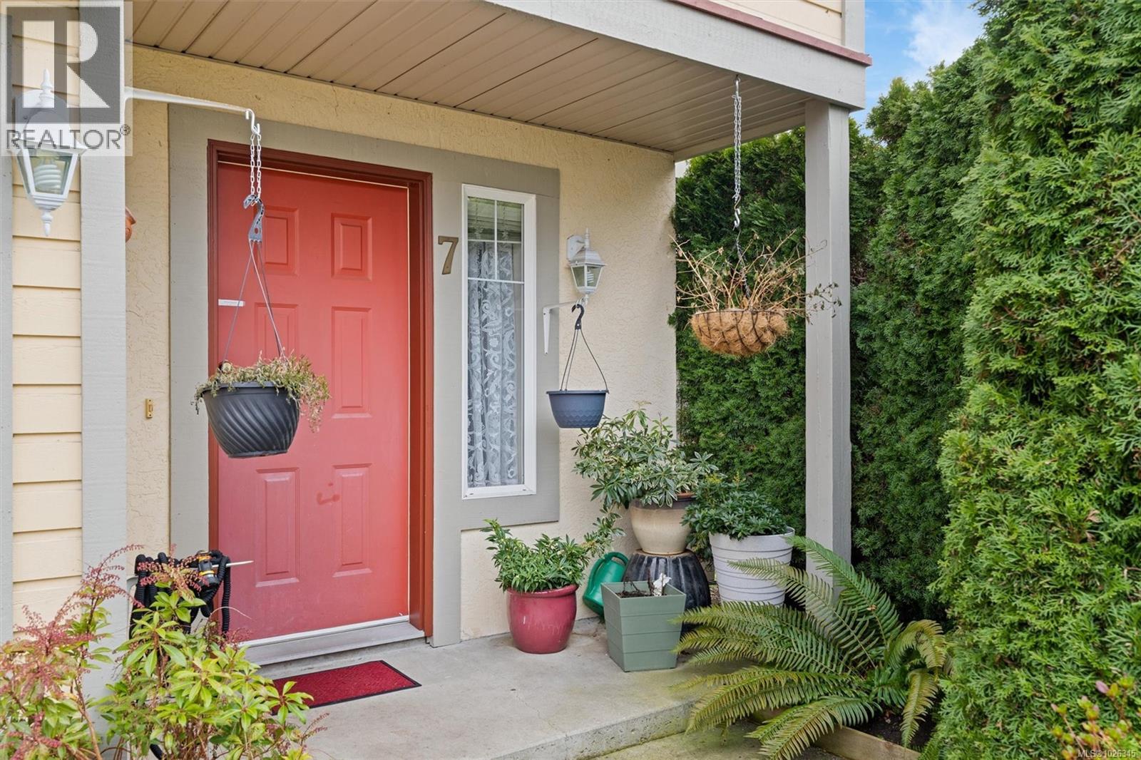 7 2715 Shelbourne Street, Victoria