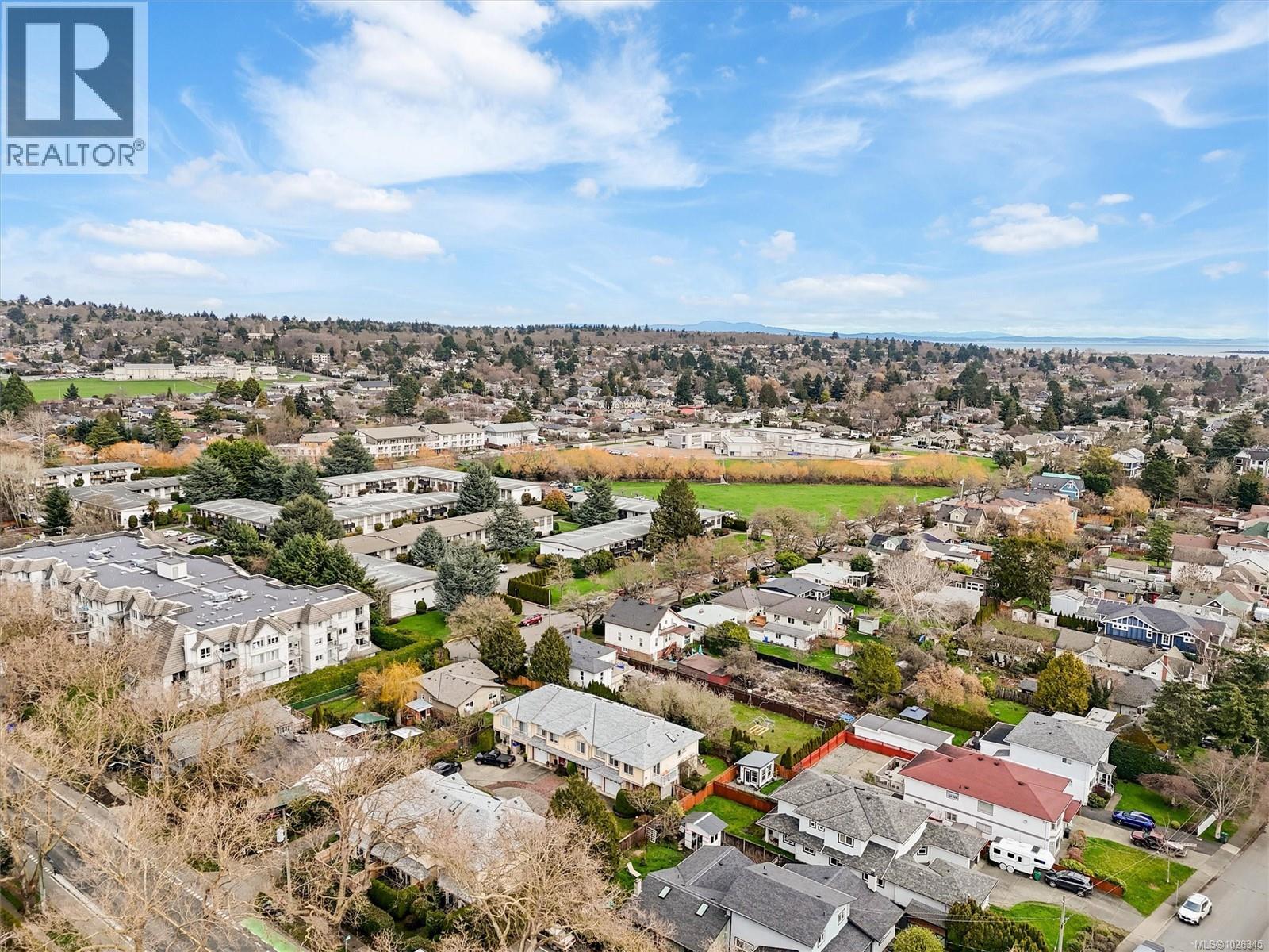 7 2715 Shelbourne Street, Victoria