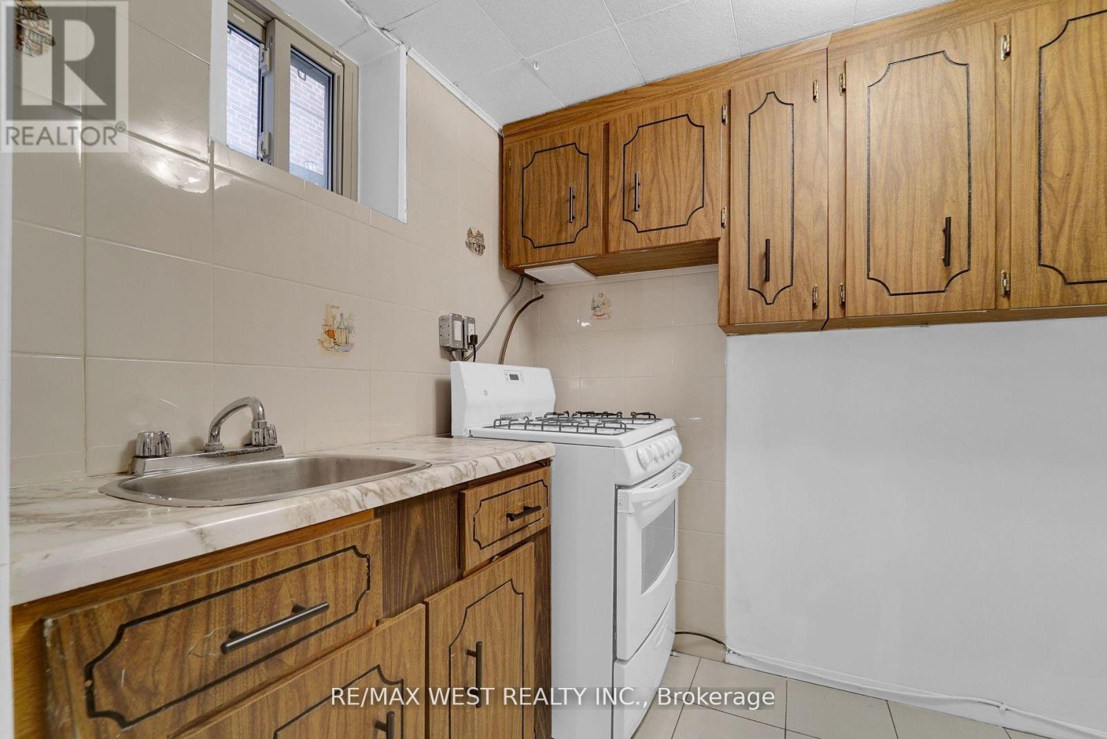 151 ASCOT AVENUE - 30