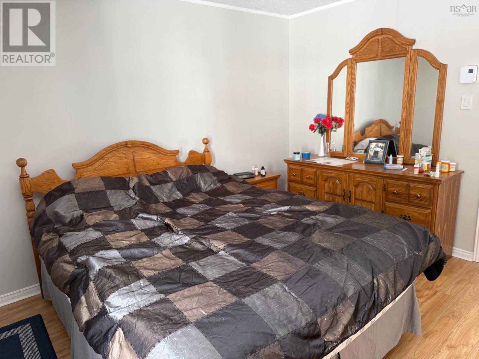 Property 27 of 30 of 174 Sherbrooke Avenue