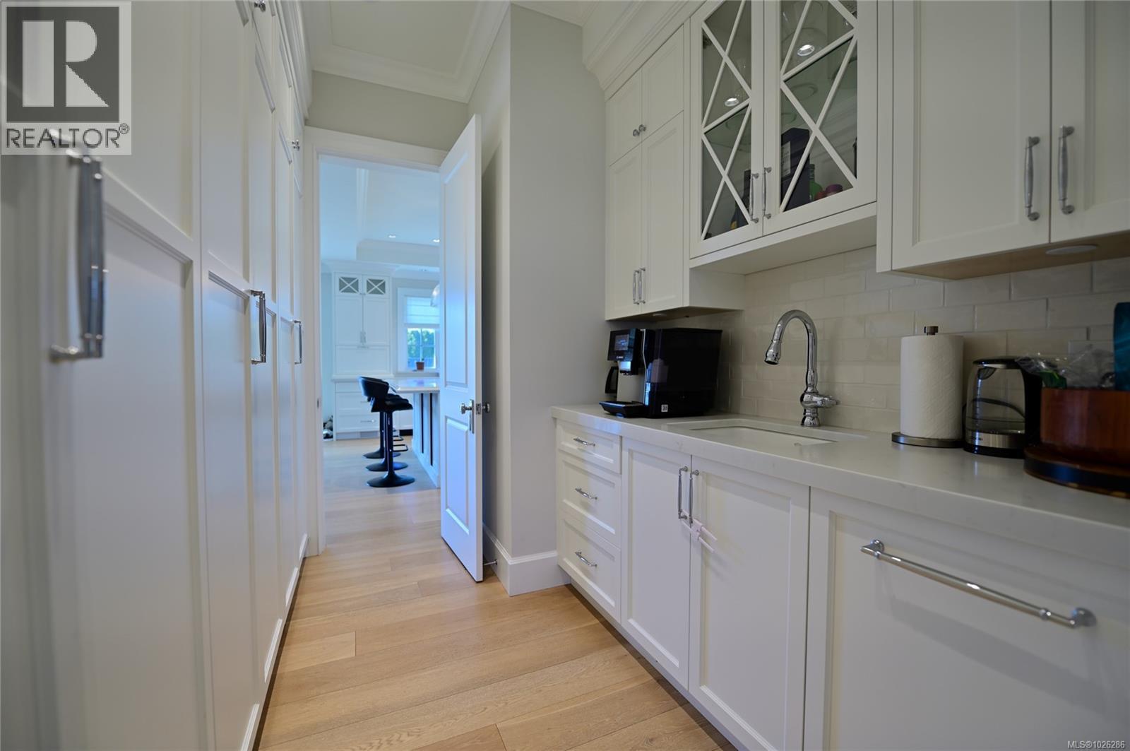  2777 Dewdney Avenue, Oak Bay