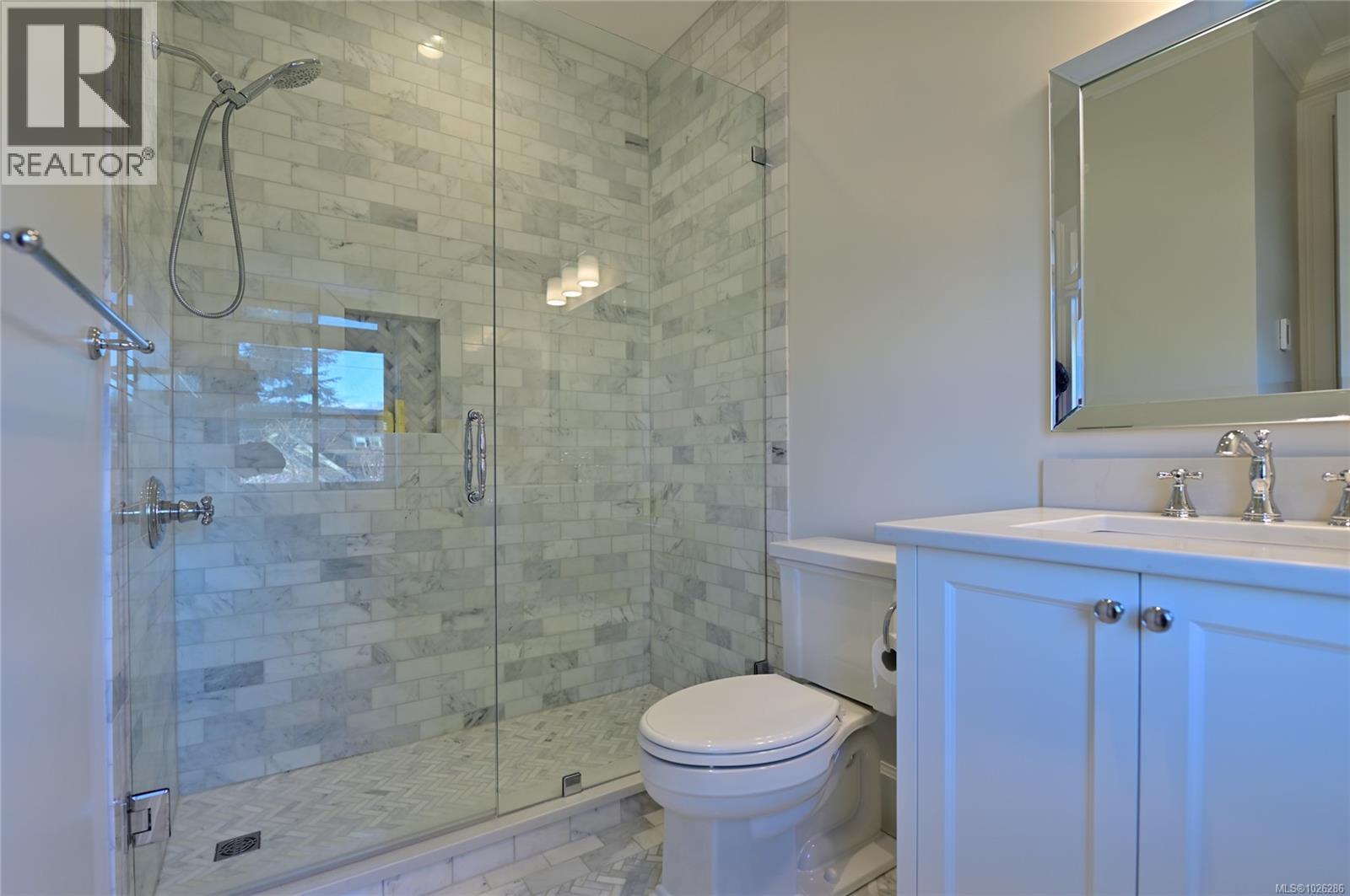  2777 Dewdney Avenue, Oak Bay