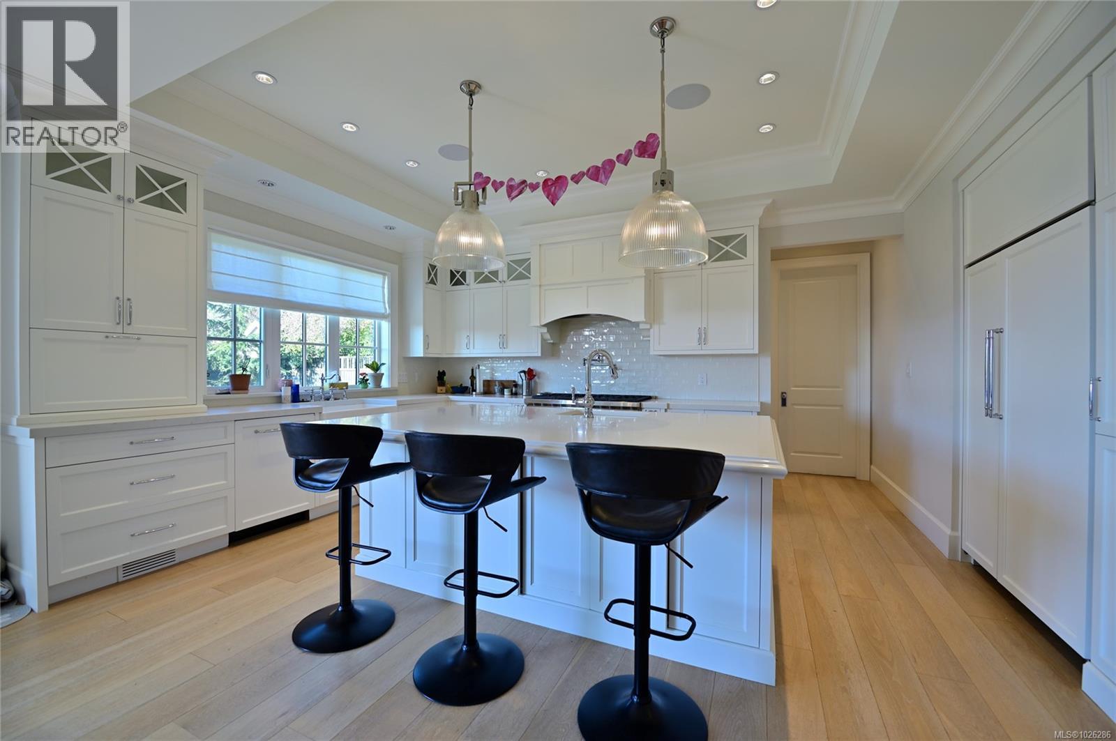  2777 Dewdney Avenue, Oak Bay