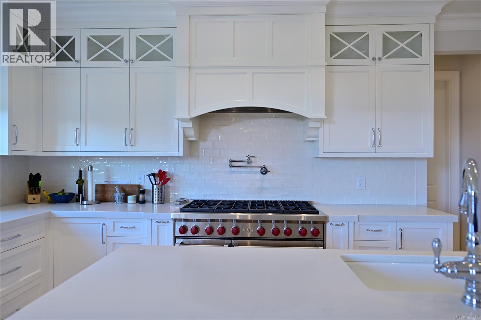  2777 Dewdney Avenue, Oak Bay