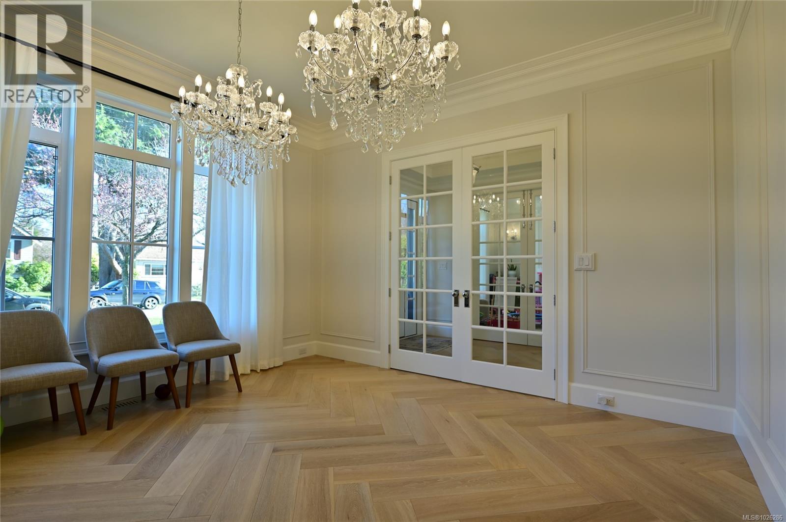  2777 Dewdney Avenue, Oak Bay