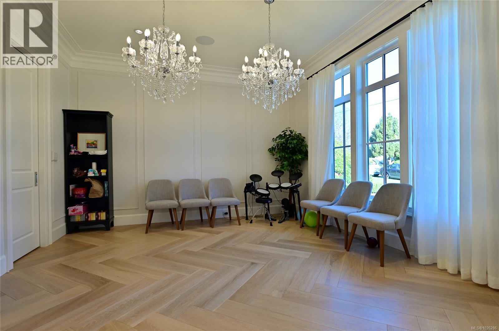  2777 Dewdney Avenue, Oak Bay