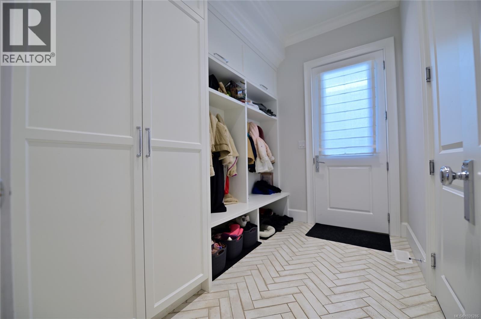  2777 Dewdney Avenue, Oak Bay