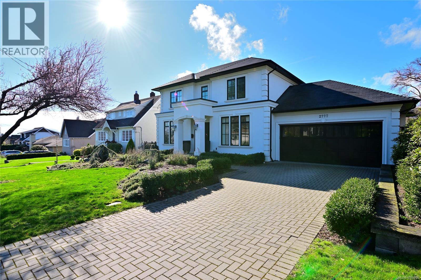  2777 Dewdney Avenue, Oak Bay