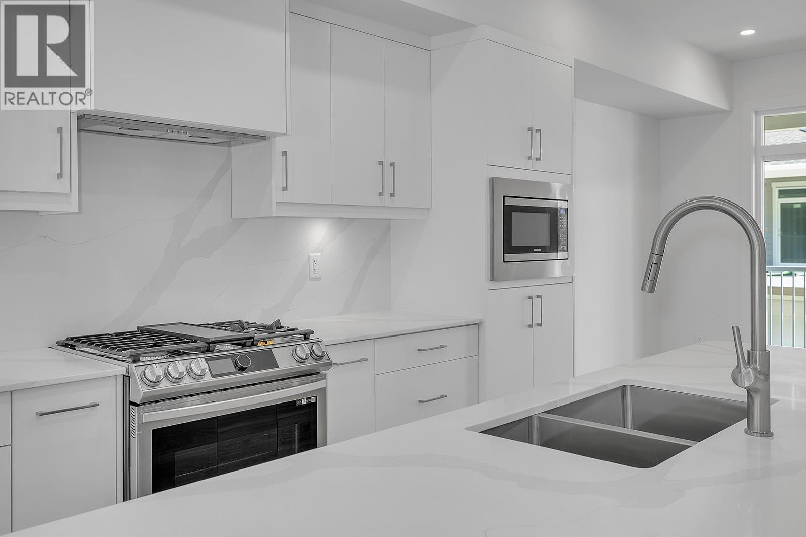 121 5300 Main Street, Kelowna