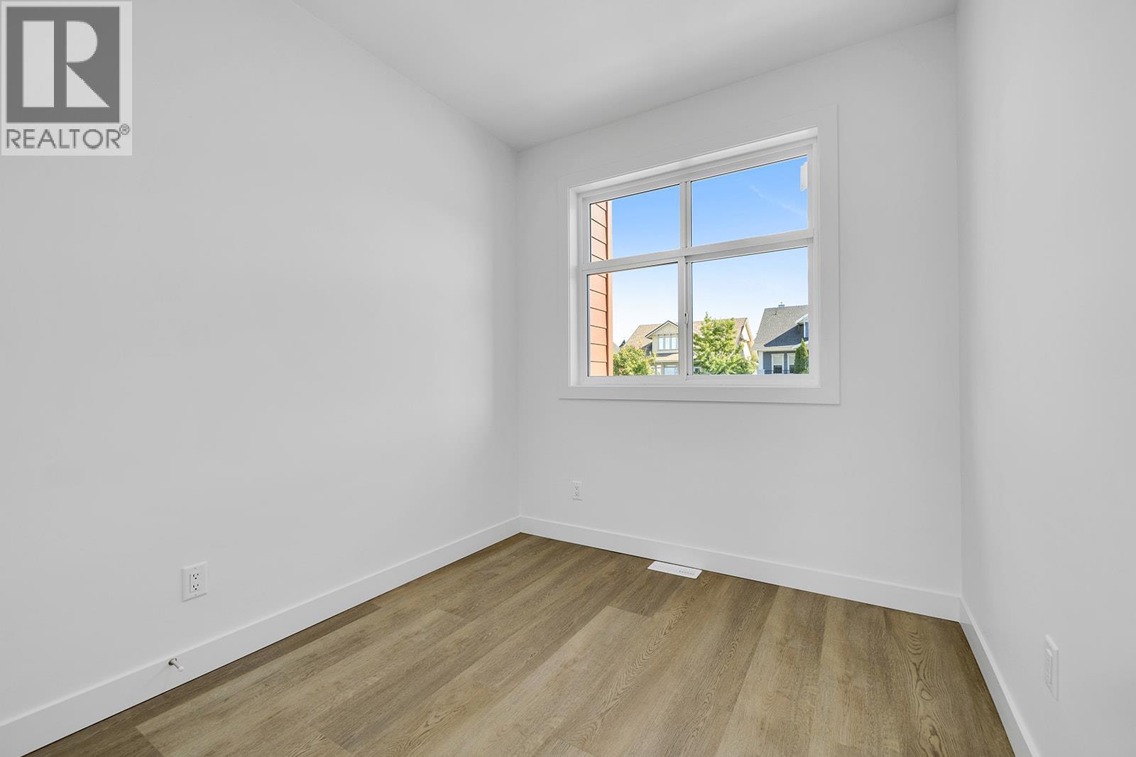 121 5300 Main Street, Kelowna