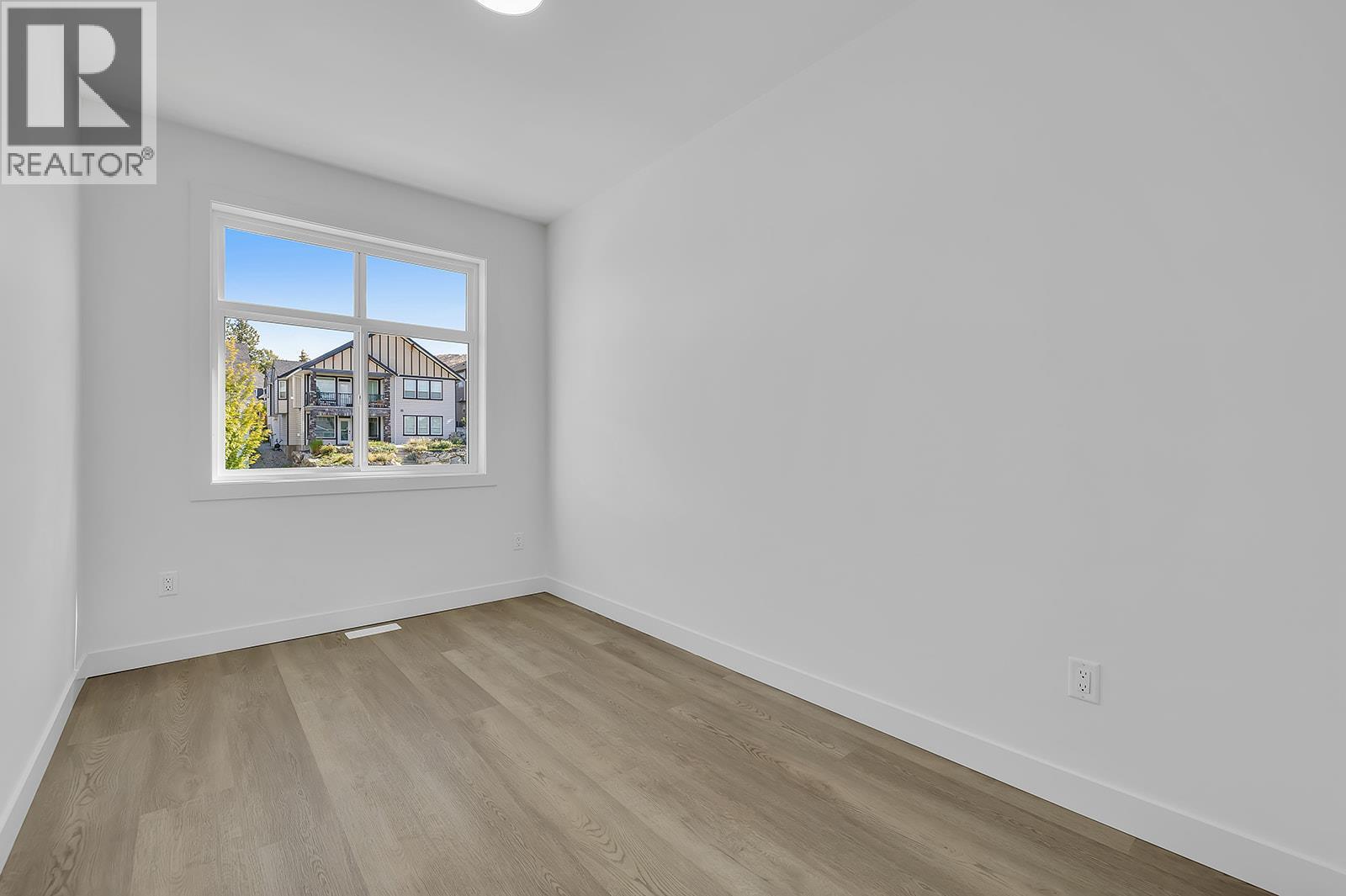 121 5300 Main Street, Kelowna