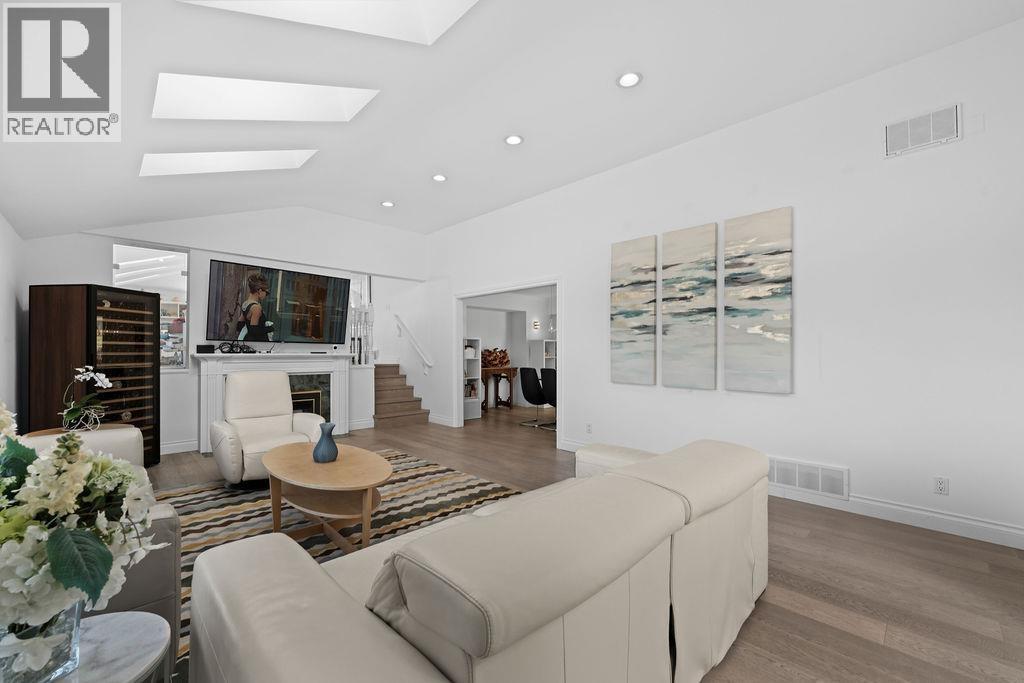 685 KING GEORGES WAY, West Vancouver