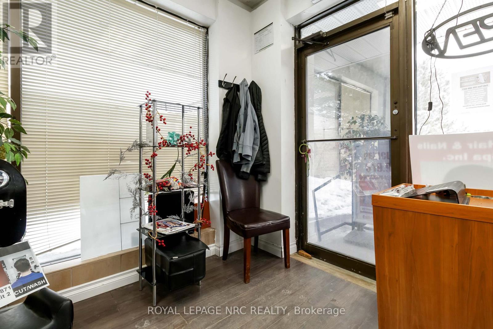 207 Cross Unit B photo 5