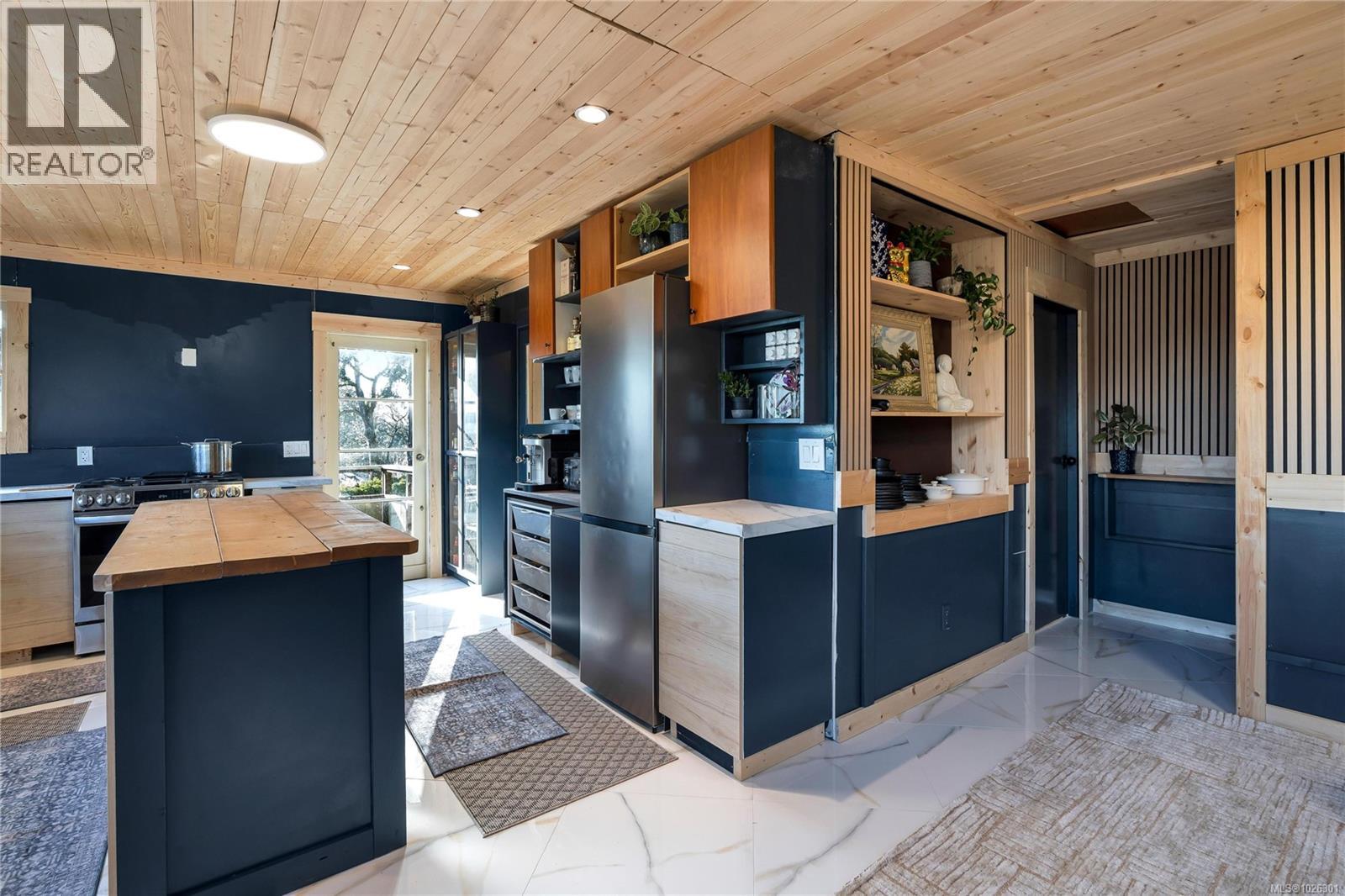  3580 Doncaster Drive, Saanich