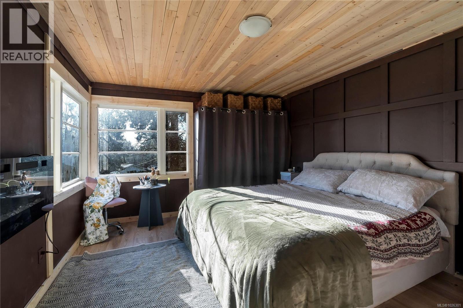  3580 Doncaster Drive, Saanich