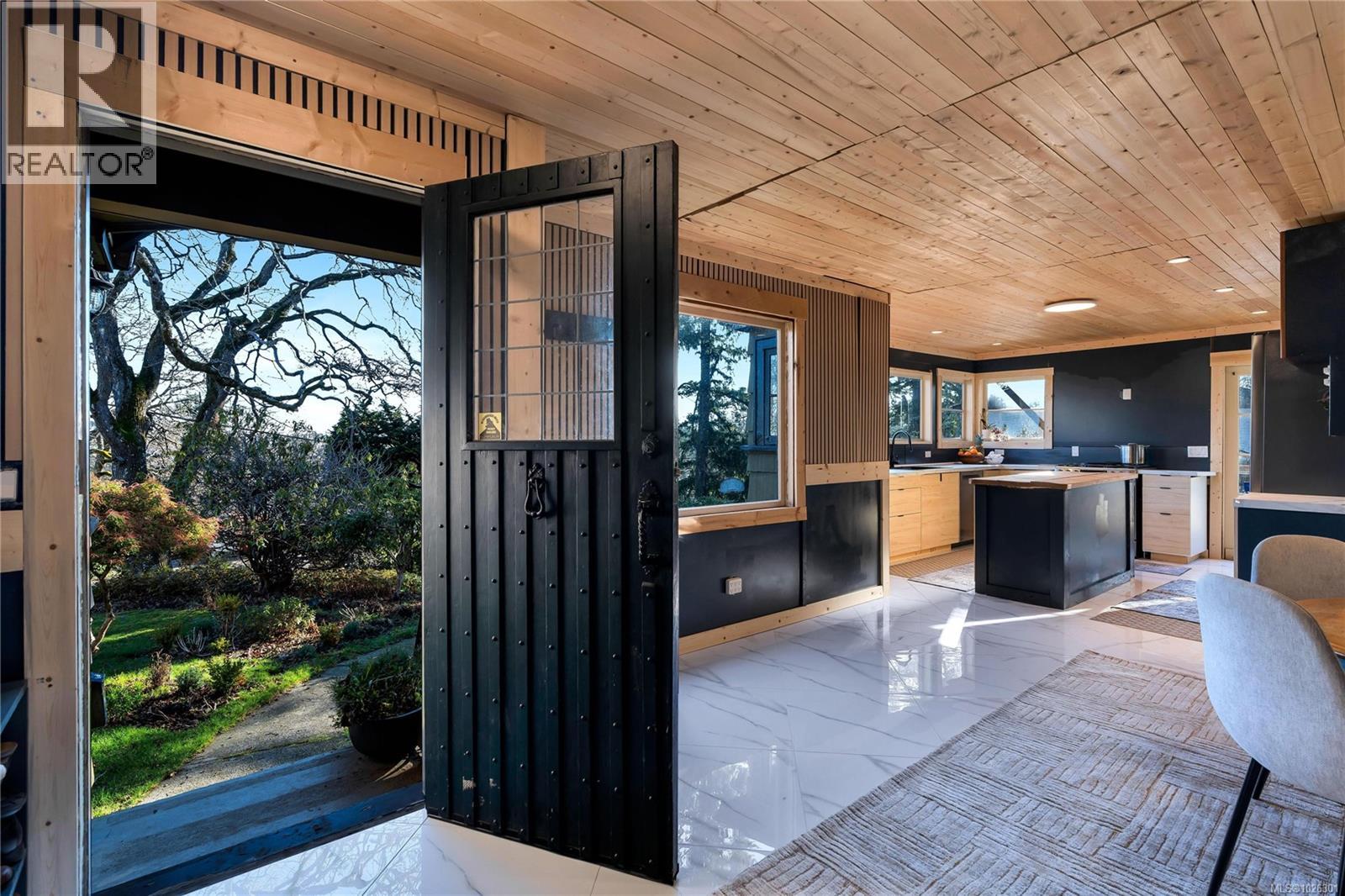  3580 Doncaster Drive, Saanich