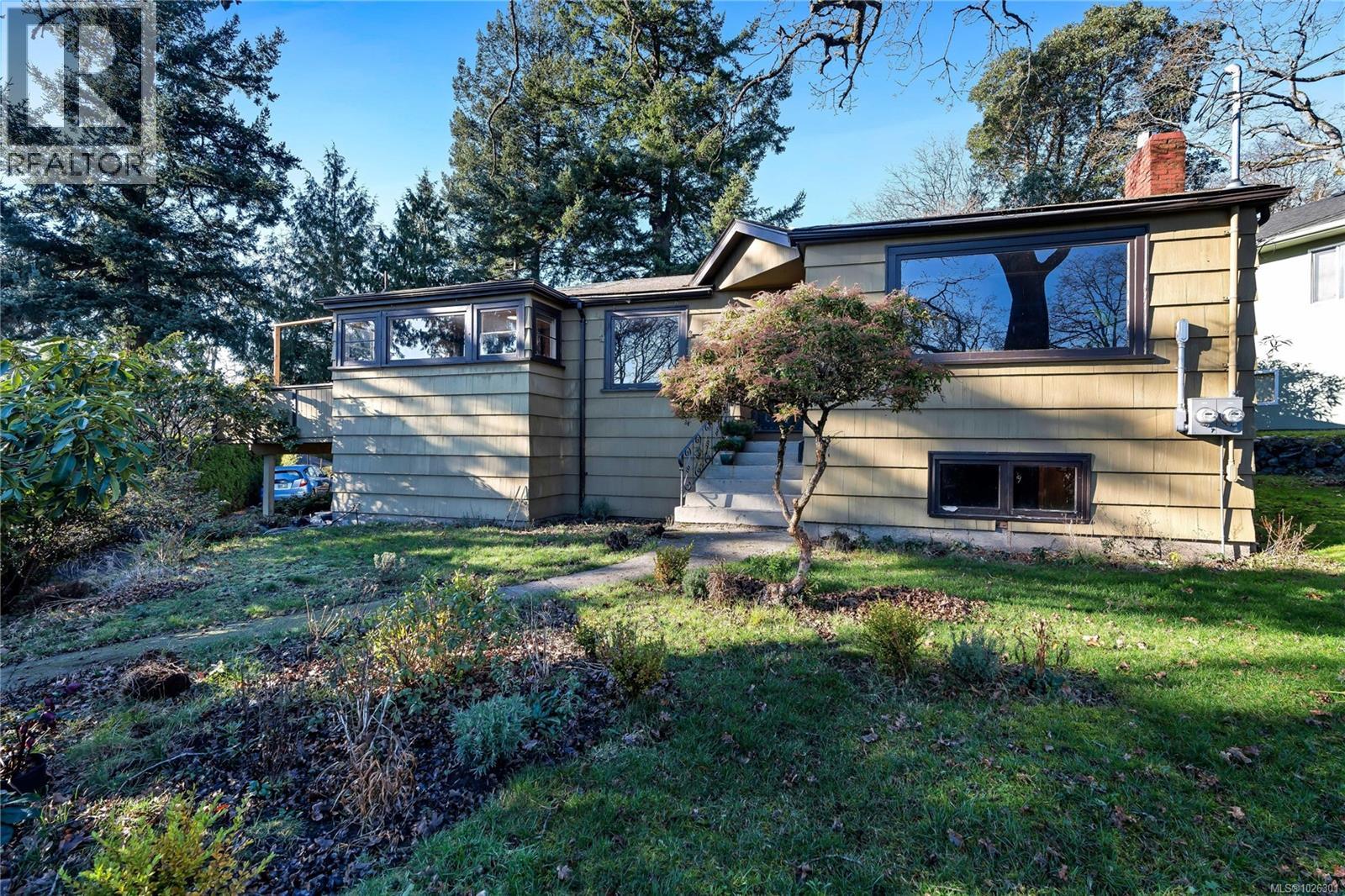  3580 Doncaster Drive, Saanich