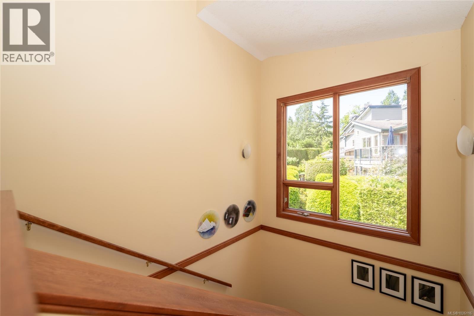 #9 133 Corbett Rd - 22