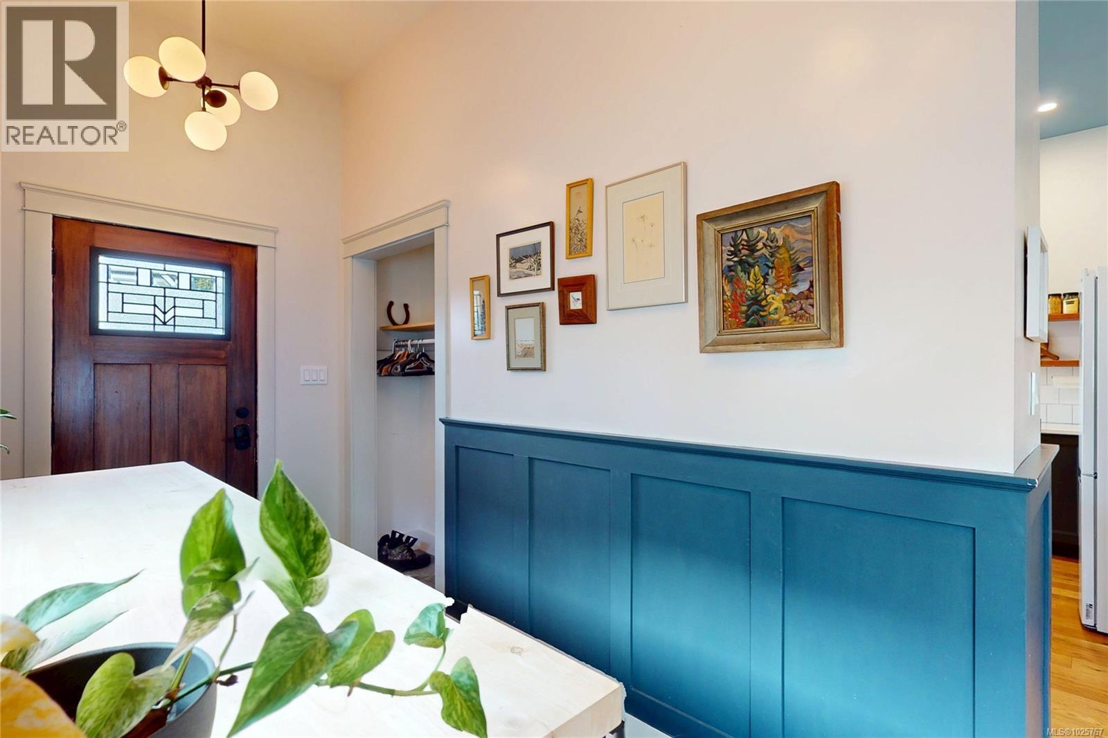  1709 Fernwood Road, Victoria