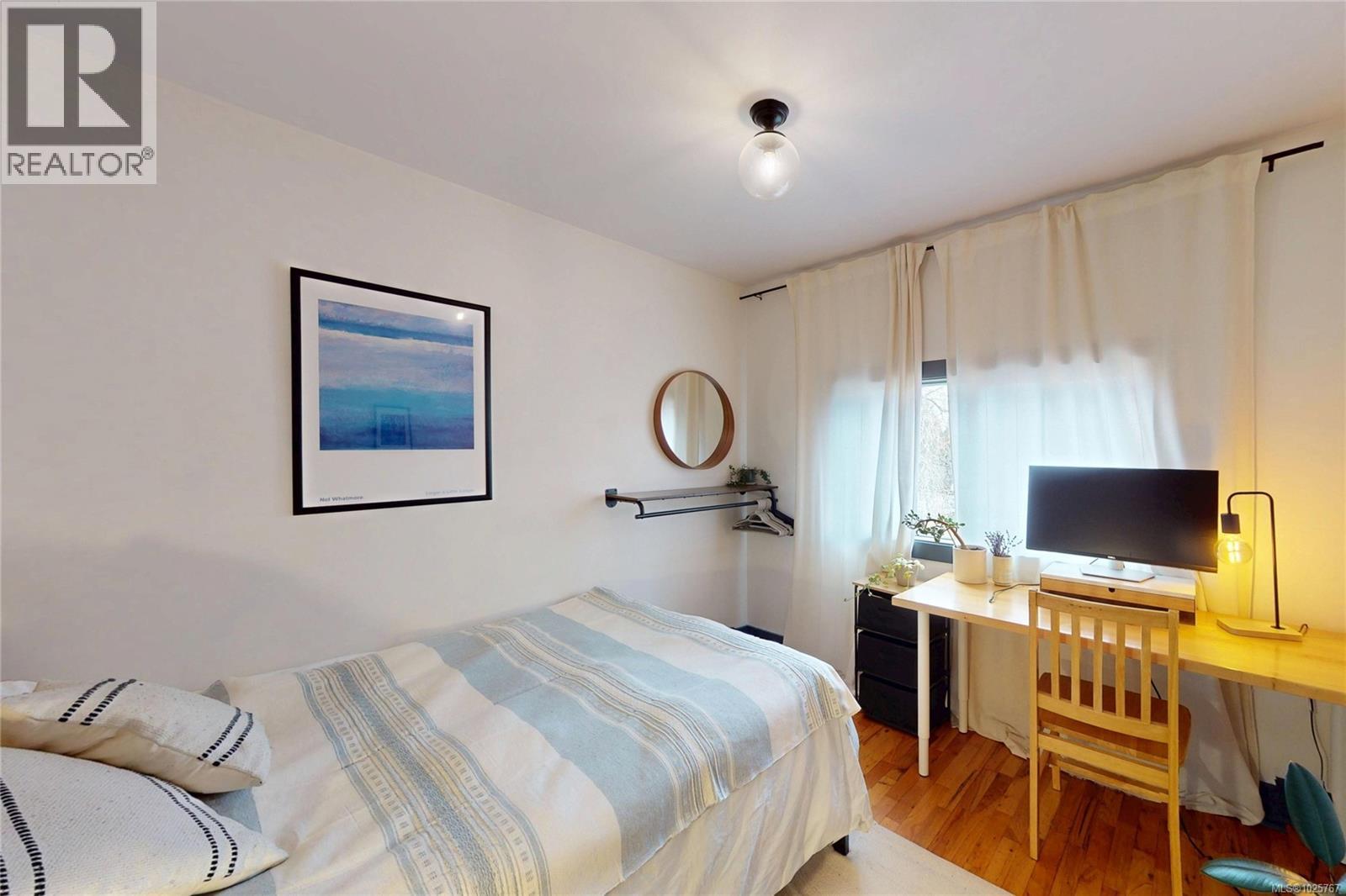  1709 Fernwood Road, Victoria