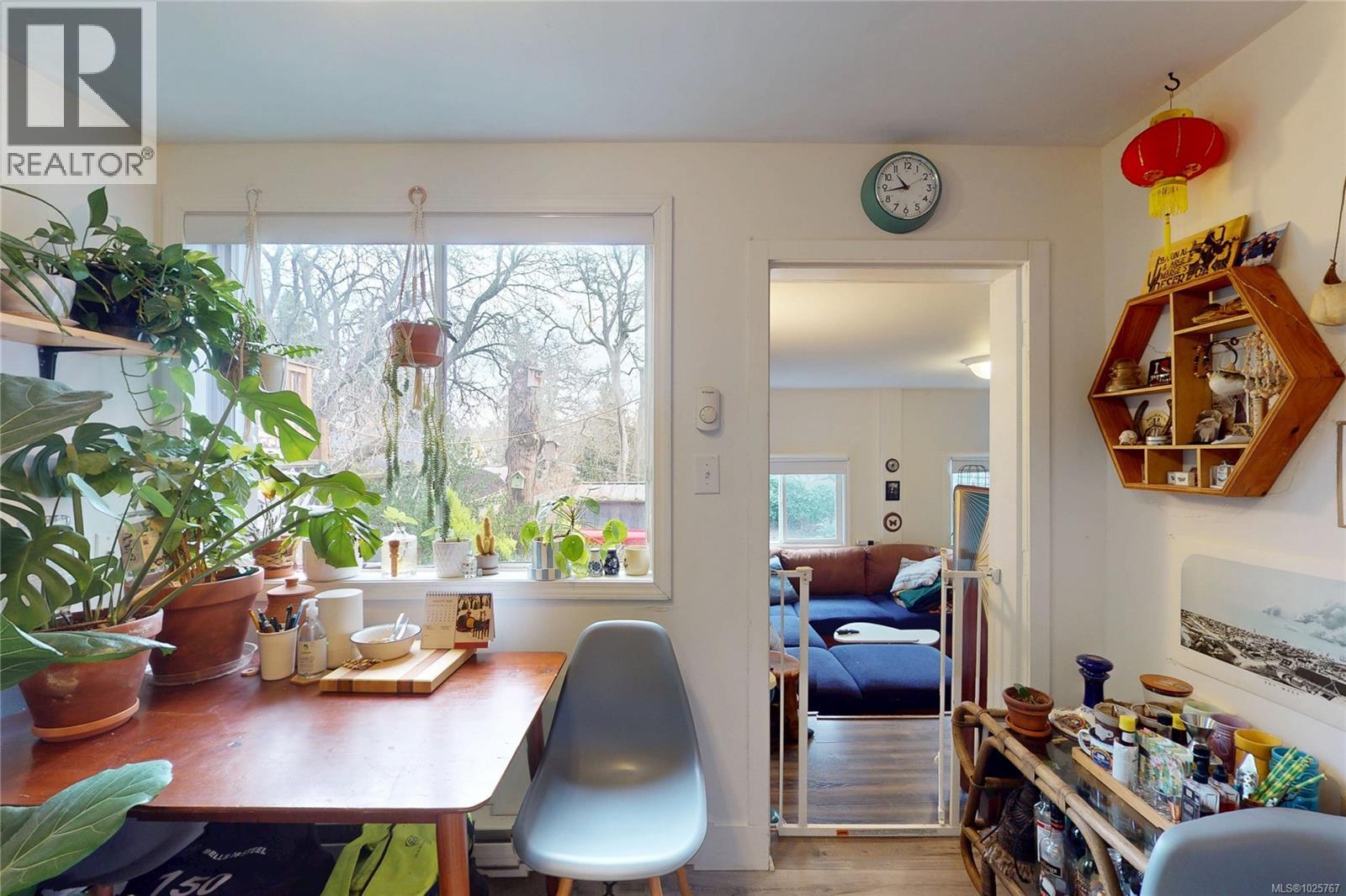  1709 Fernwood Road, Victoria